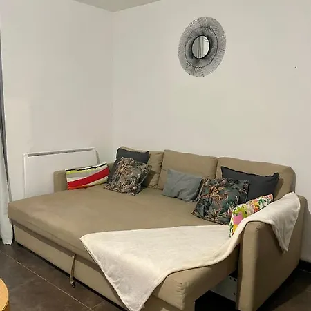 Magnifique T3 Quartier Près D’arènes Tram Au Pied De L’immeuble Appartement *