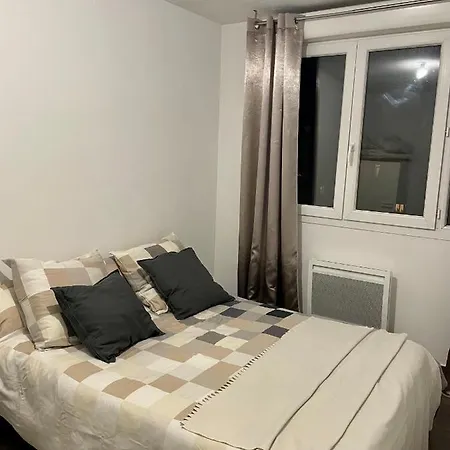 Magnifique T3 Quartier Près D’arènes Tram Au Pied De L’immeuble Appartement *