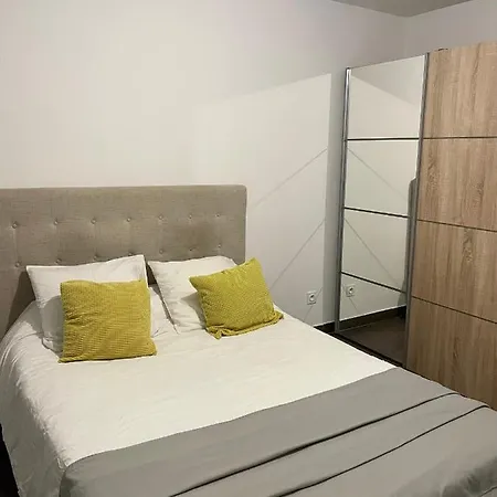 Daire Magnifique T3 Quartier Pres D'arenes Tram Au Pied De L'immeuble