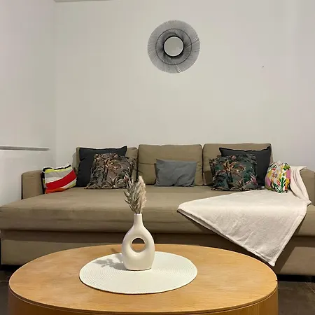 Magnifique T3 Quartier Pres D'arenes Tram Au Pied De L'immeuble Apartment