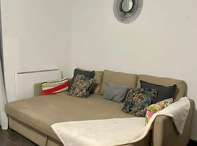 Magnifique T3 Quartier Près D’arènes Tram Au Pied De L’immeuble Appartement *